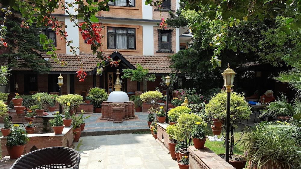 Hotel Ganesh Himal Kathmandu Exteriör bild