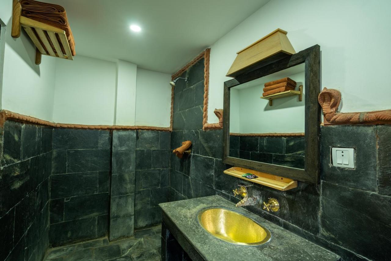 Hotel Ganesh Himal Kathmandu Exteriör bild