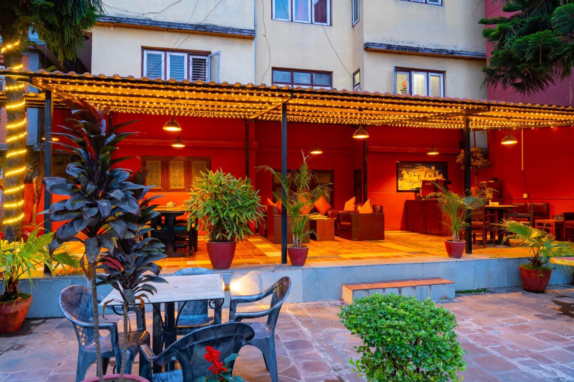 Hotel Ganesh Himal Kathmandu Exteriör bild