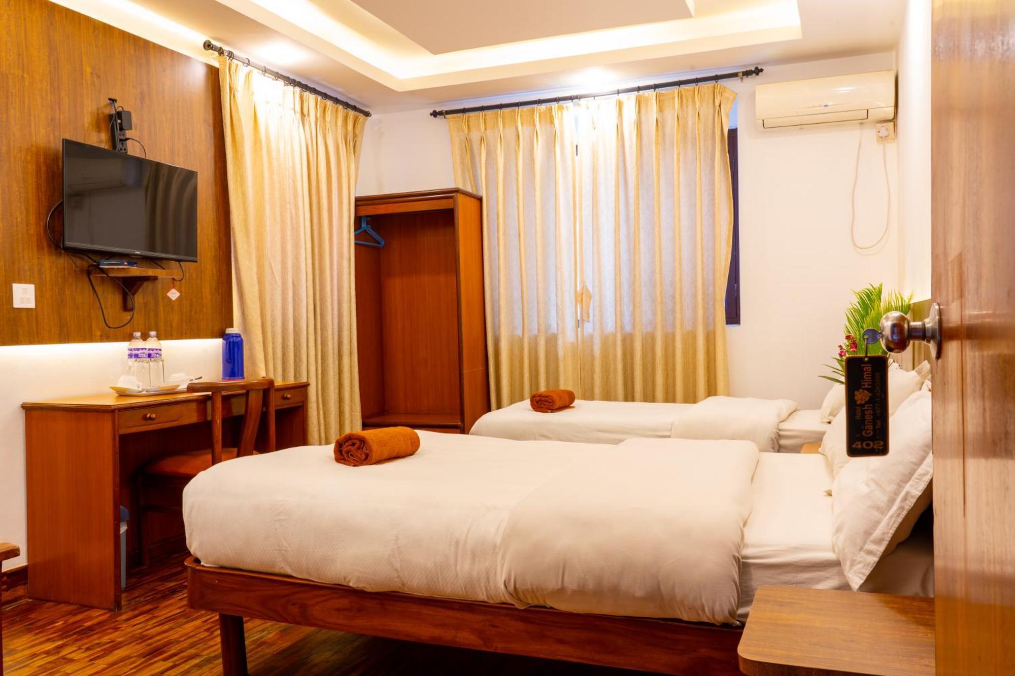 Hotel Ganesh Himal Kathmandu Exteriör bild