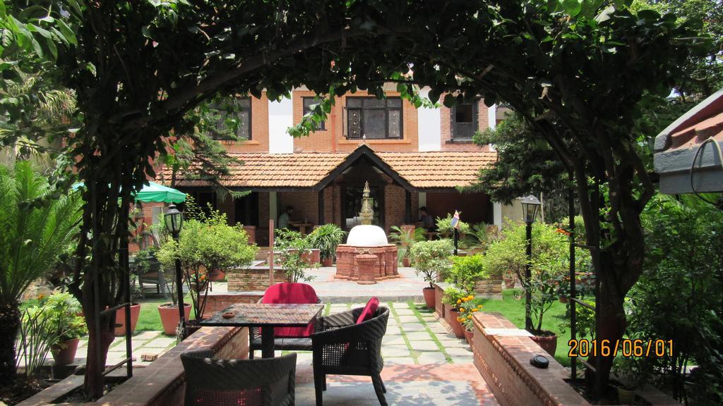 Hotel Ganesh Himal Kathmandu Exteriör bild