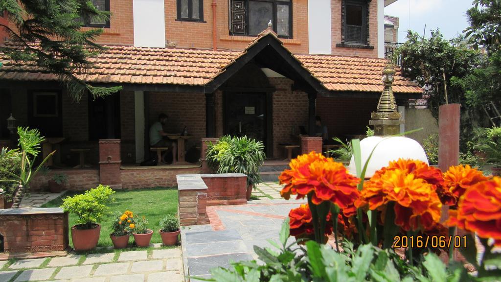 Hotel Ganesh Himal Kathmandu Exteriör bild