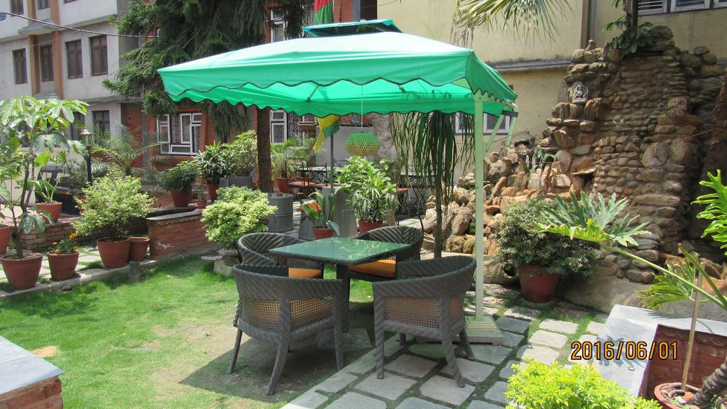 Hotel Ganesh Himal Kathmandu Exteriör bild