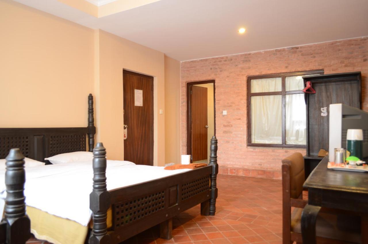 Hotel Ganesh Himal Kathmandu Rum bild