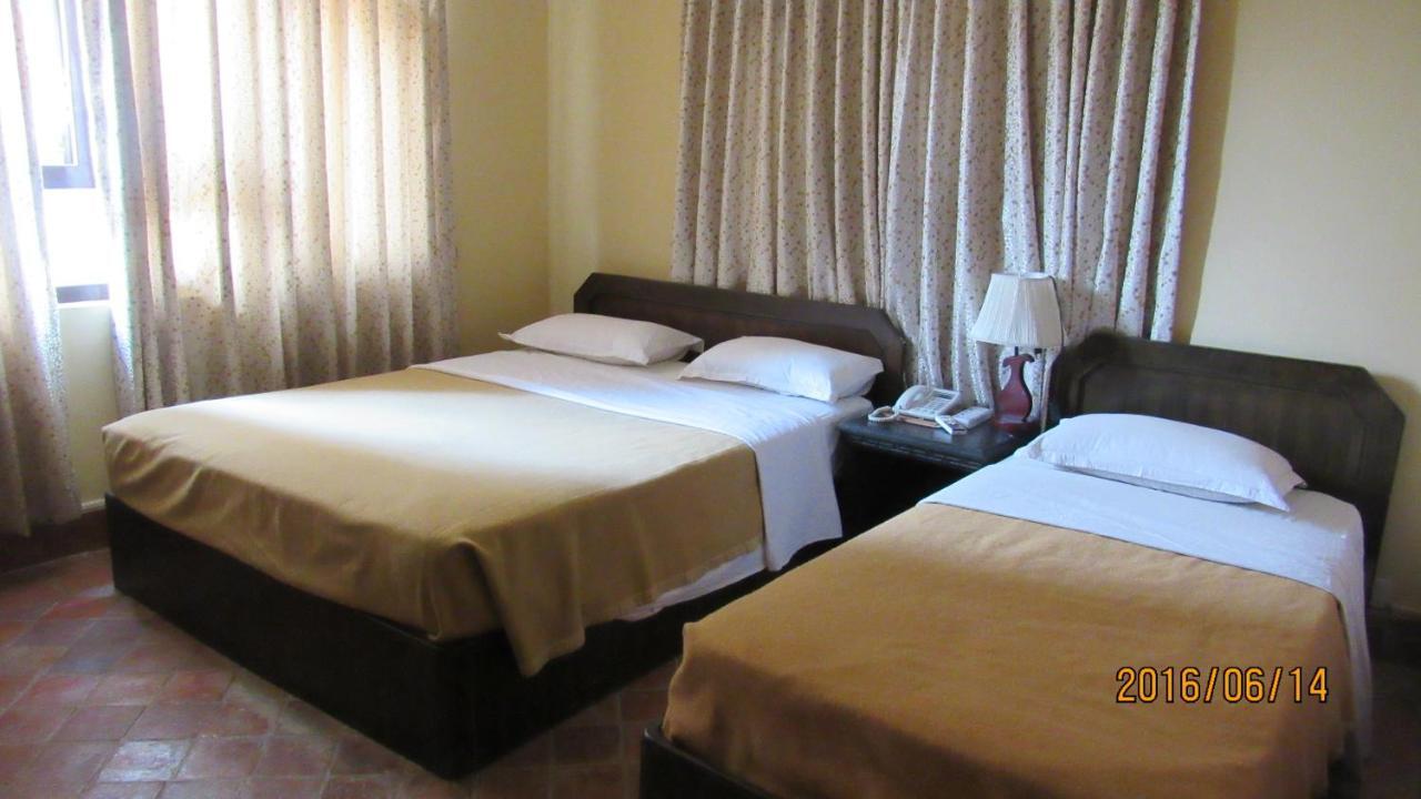 Hotel Ganesh Himal Kathmandu Exteriör bild